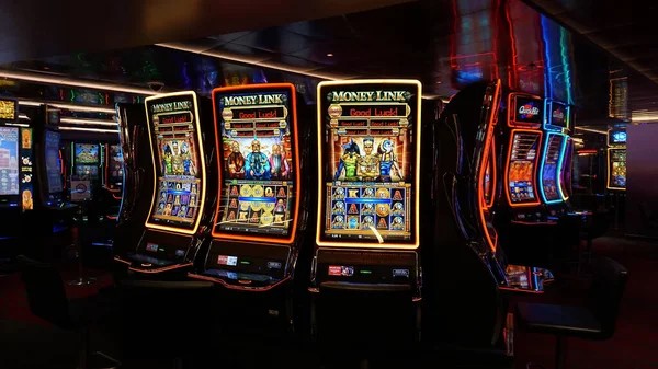 Understanding In-Game Features Used in Online Slots